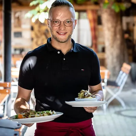 Ξενοδοχείο Roessle 3*