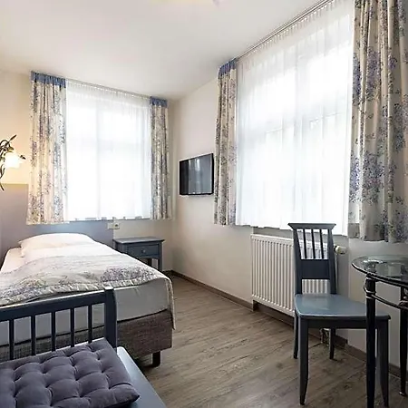 Roessle Hotel 3*