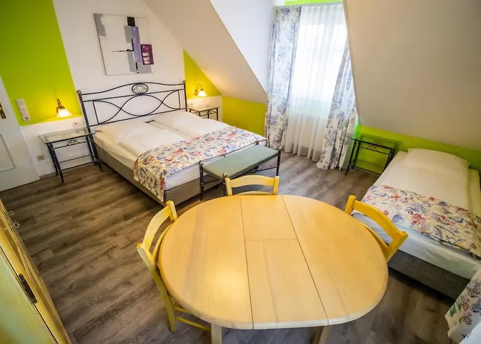 酒店 Roessle 韦因加尔滕