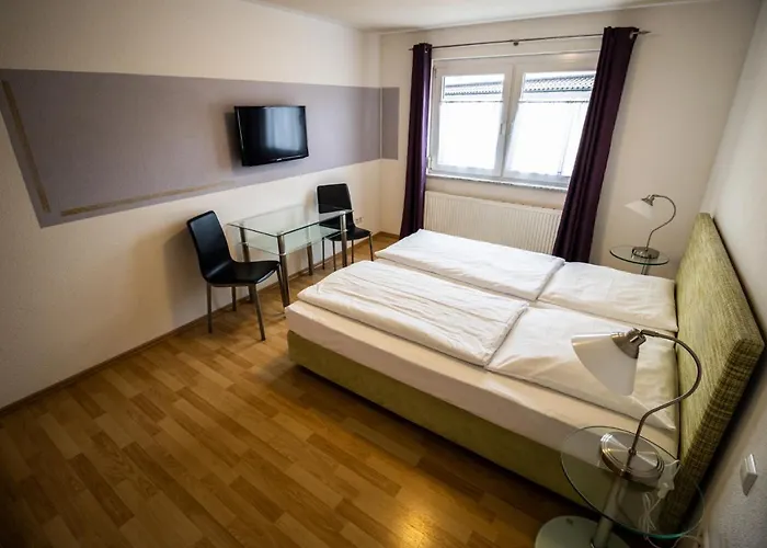 酒店 Roessle 韦因加尔滕