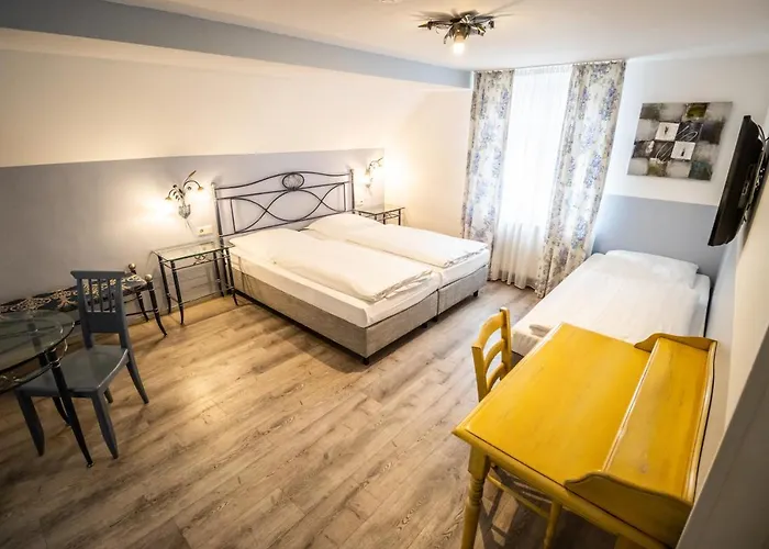 Roessle 酒店 韦因加尔滕