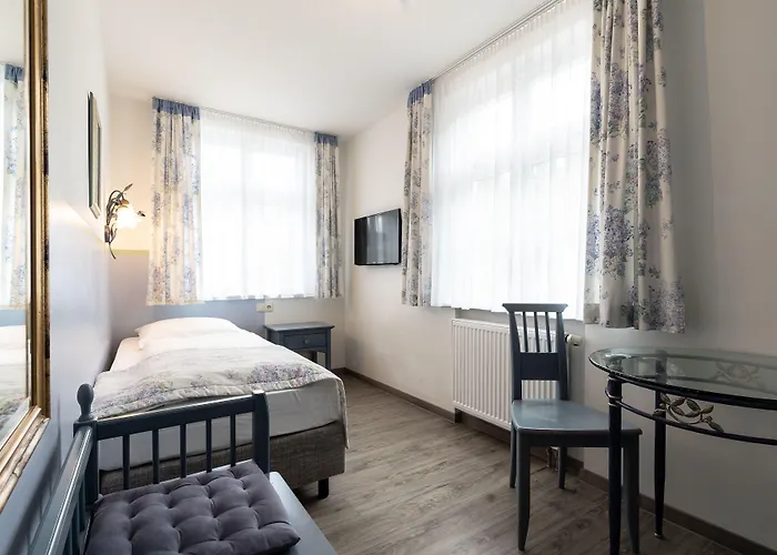 酒店 Roessle 韦因加尔滕